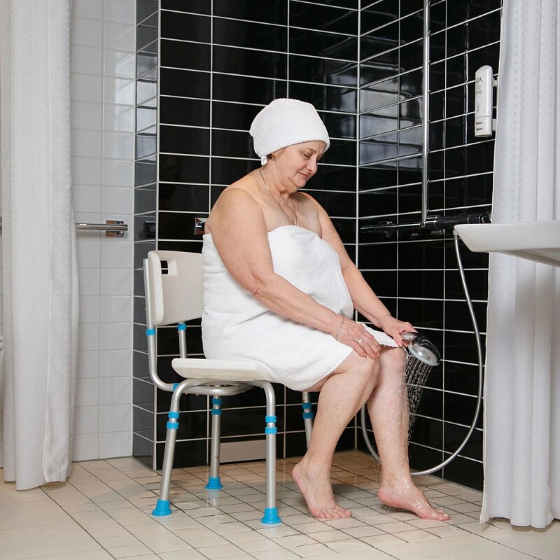 Стул для ванны Ortonica Lux 605 (с гигиеническим вырезом)