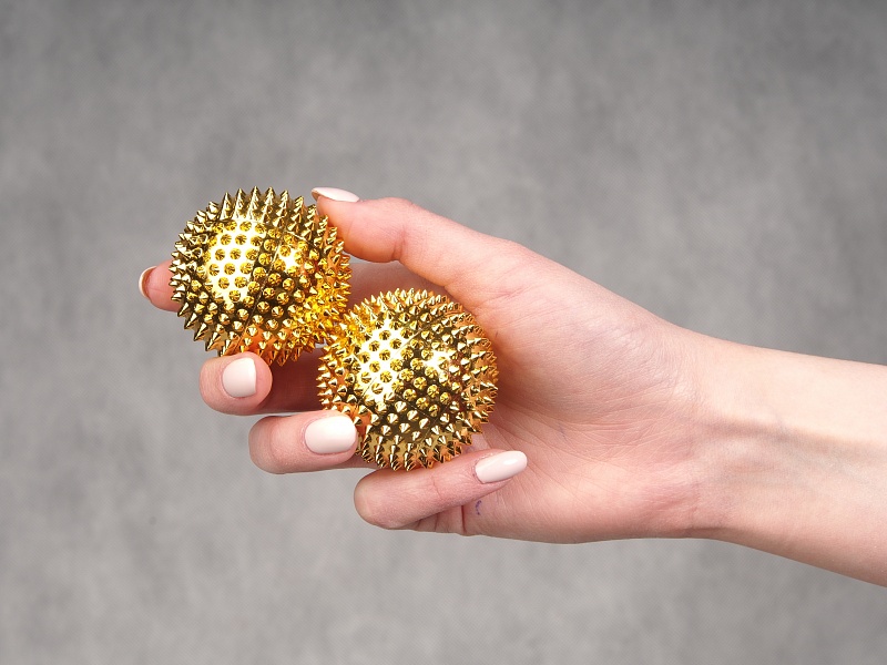Аппликатор акупунктурный в виде шара золотой (с магнитом и шипами) Fosta F 0116